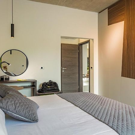 Apartments Bijou With Big Private Garden Near Umag Vilanija Luaran gambar