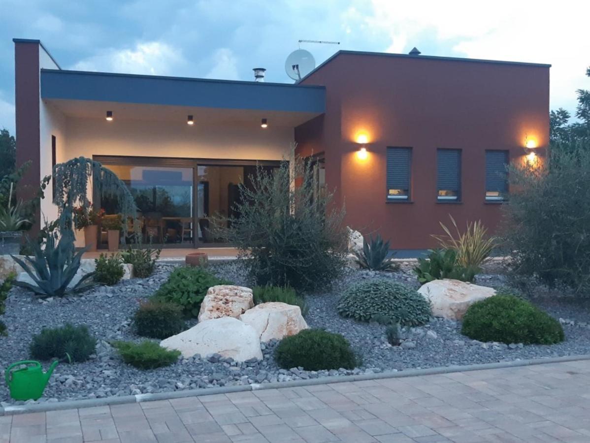 Apartments Bijou With Big Private Garden Near Umag Vilanija Luaran gambar