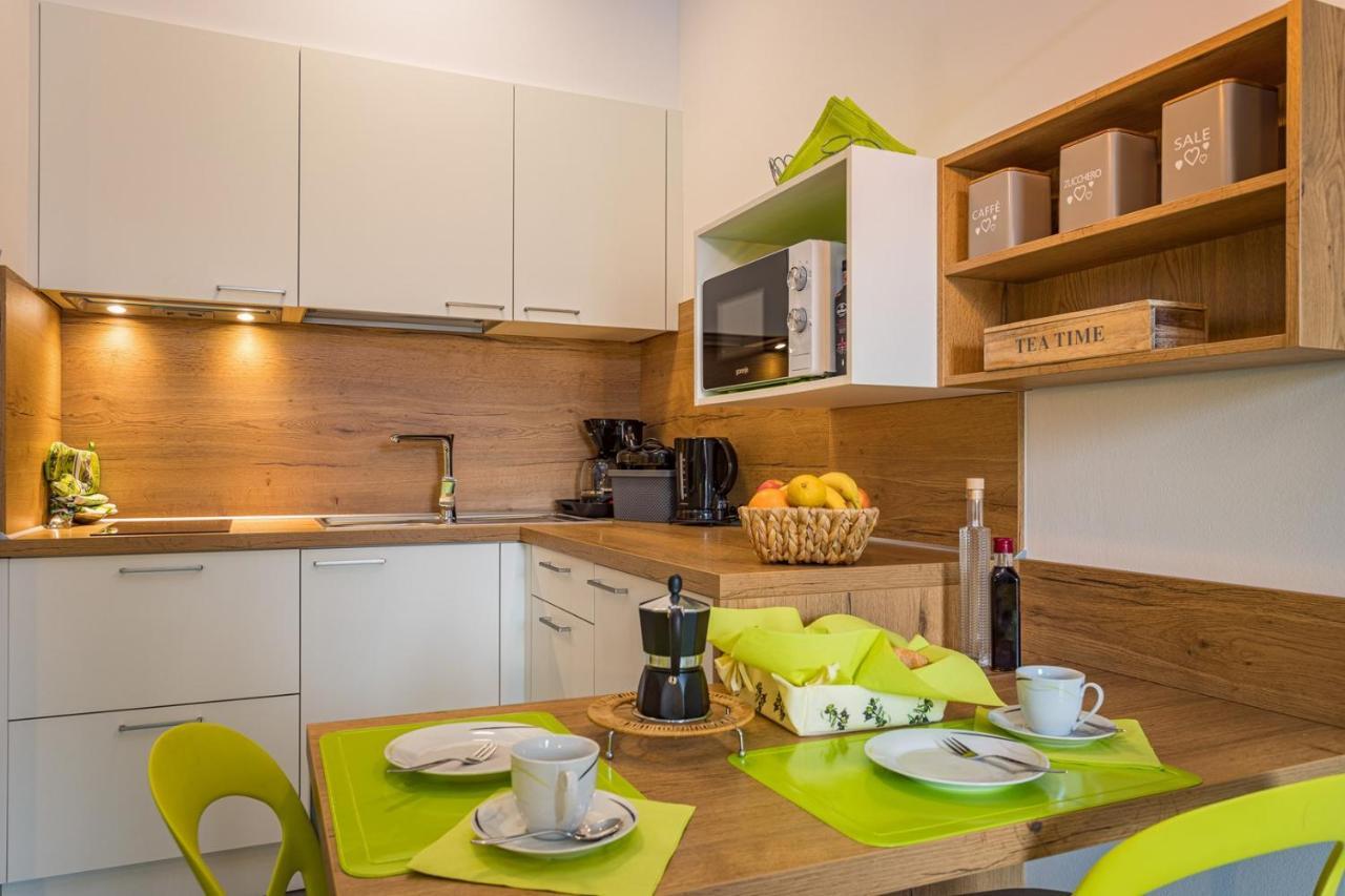 Apartments Bijou With Big Private Garden Near Umag Vilanija Luaran gambar