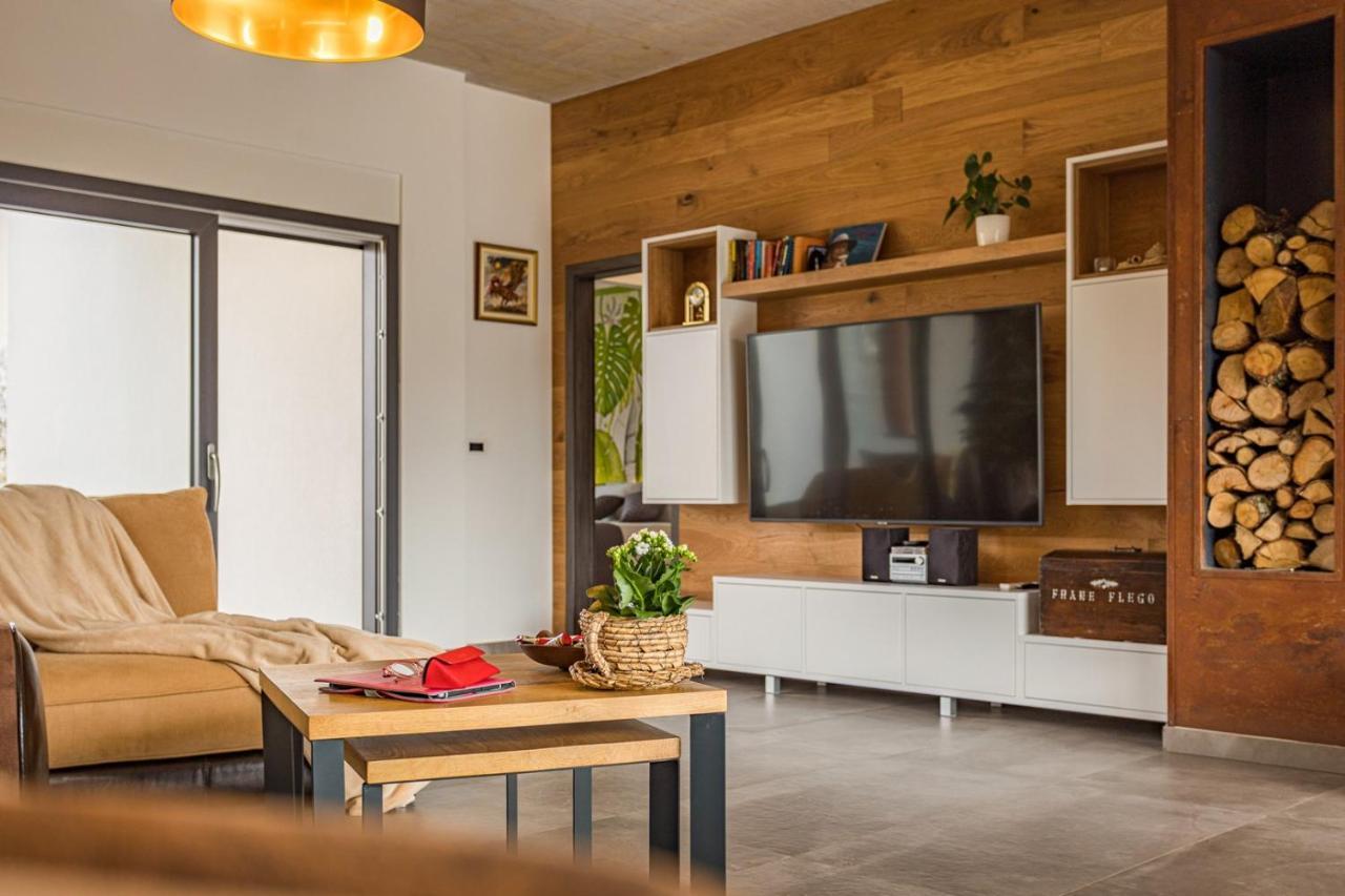 Apartments Bijou With Big Private Garden Near Umag Vilanija Luaran gambar