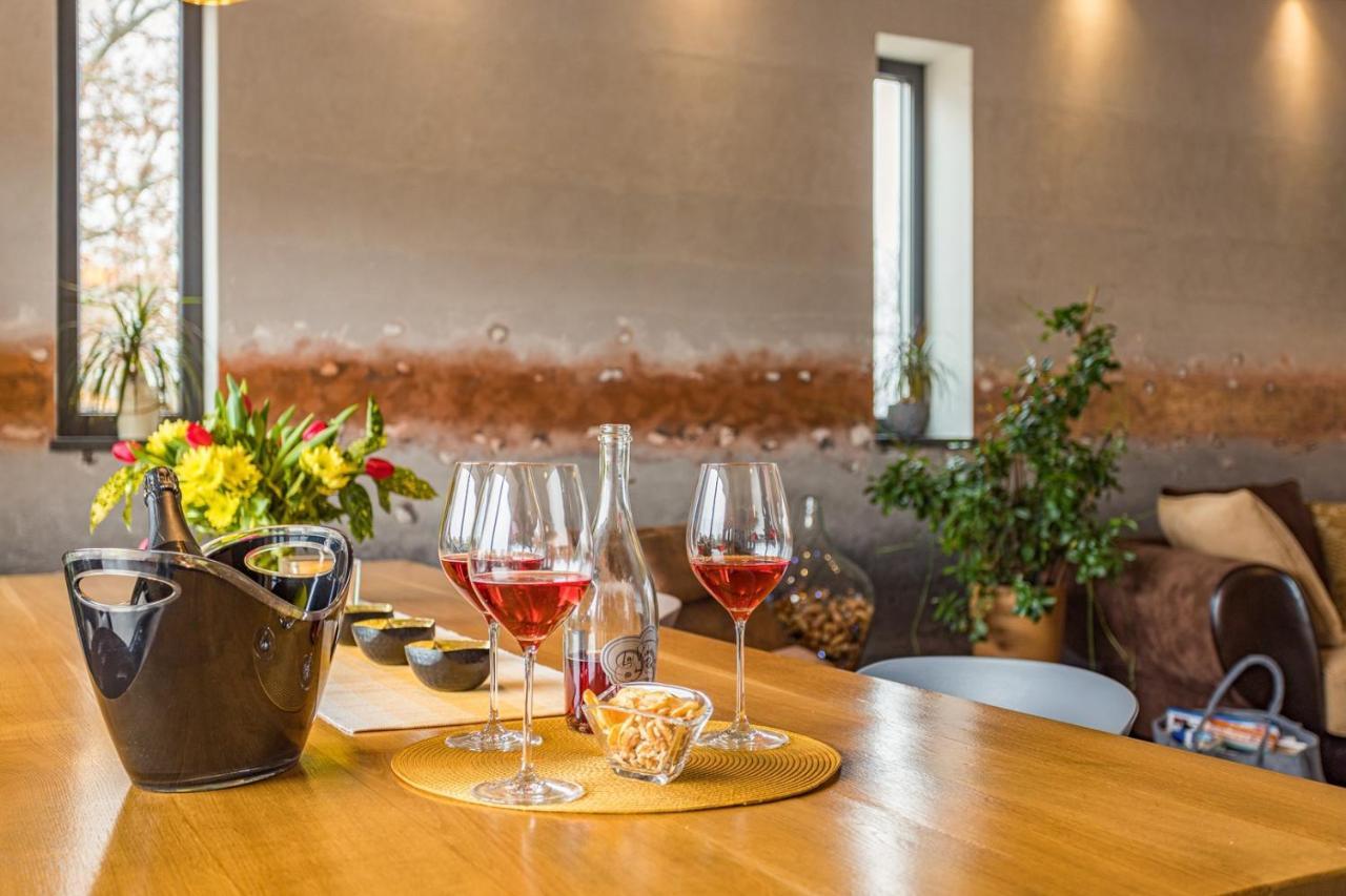 Apartments Bijou With Big Private Garden Near Umag Vilanija Luaran gambar