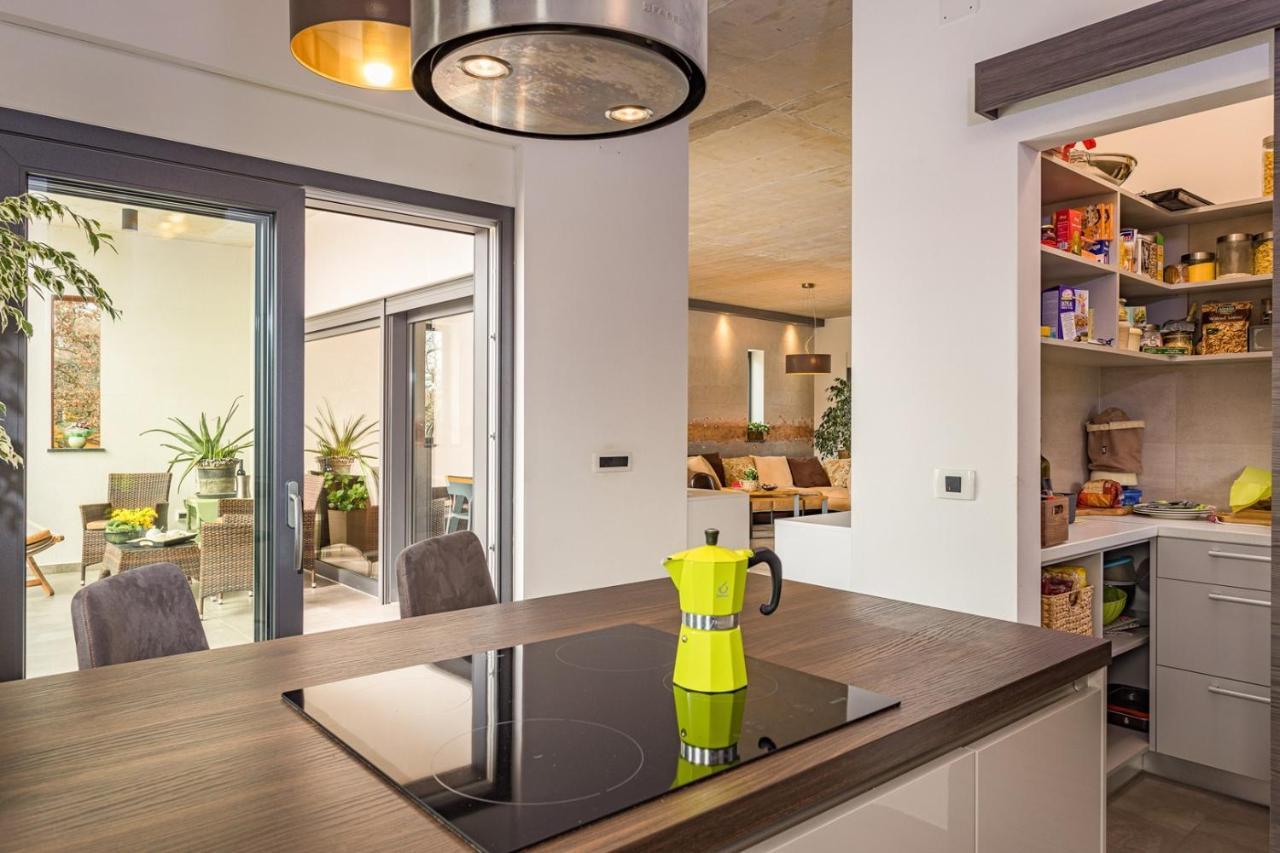 Apartments Bijou With Big Private Garden Near Umag Vilanija Luaran gambar