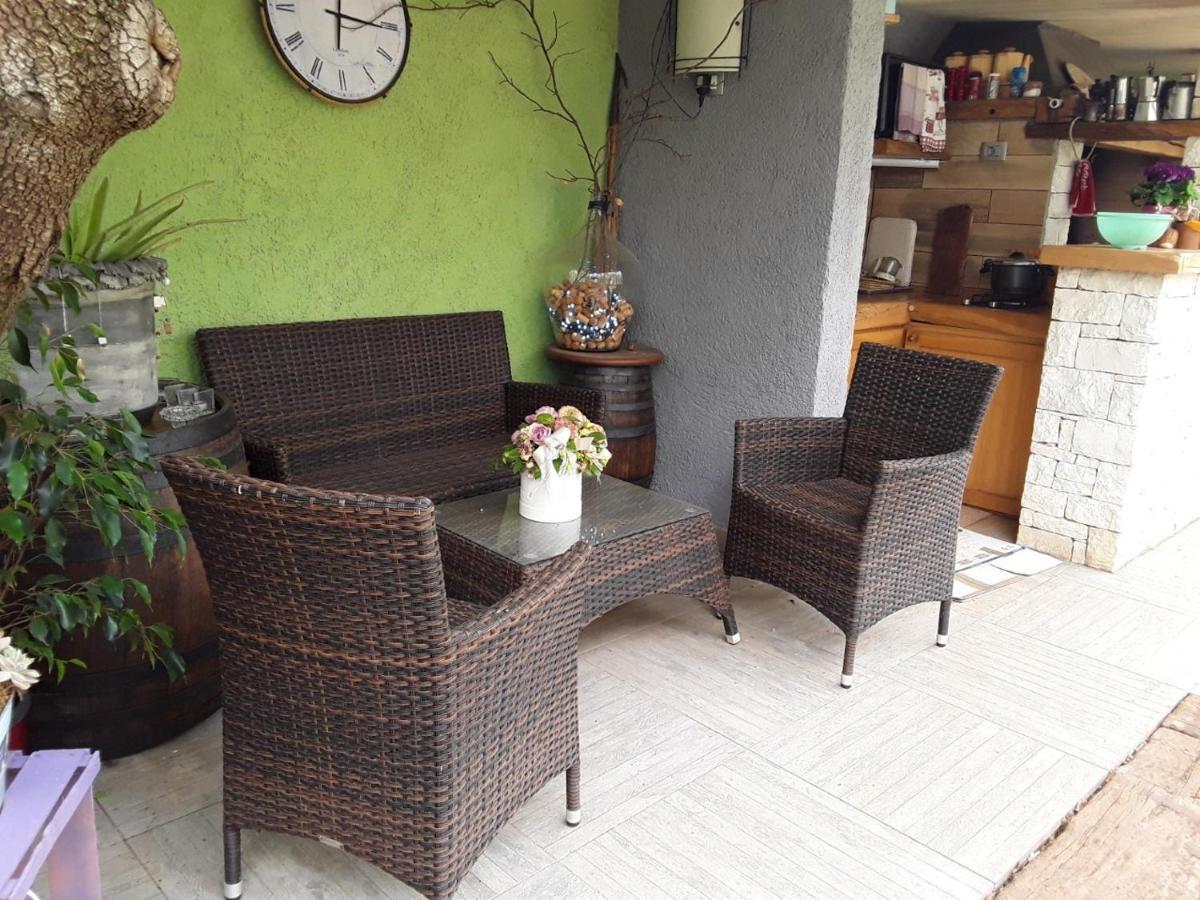Apartments Bijou With Big Private Garden Near Umag Vilanija Luaran gambar