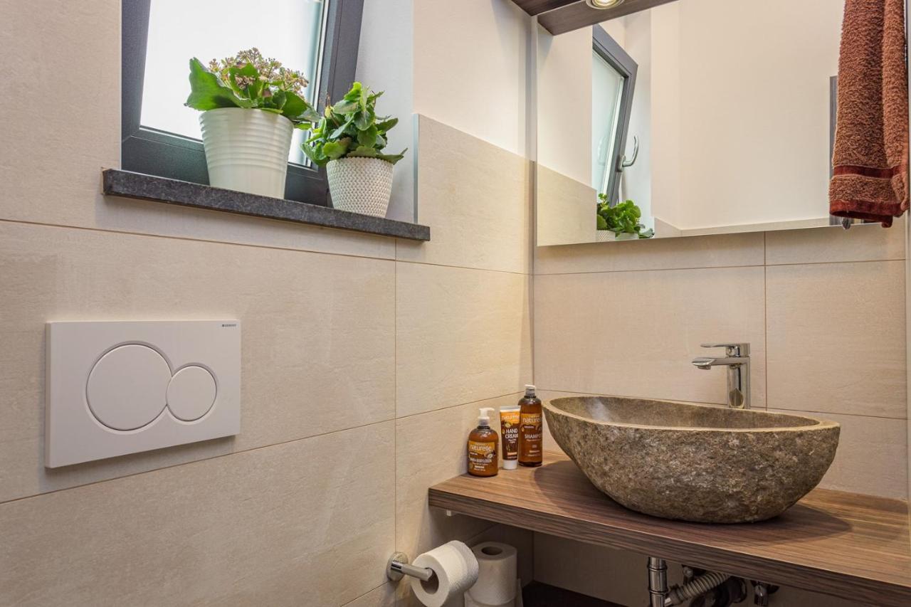 Apartments Bijou With Big Private Garden Near Umag Vilanija Luaran gambar
