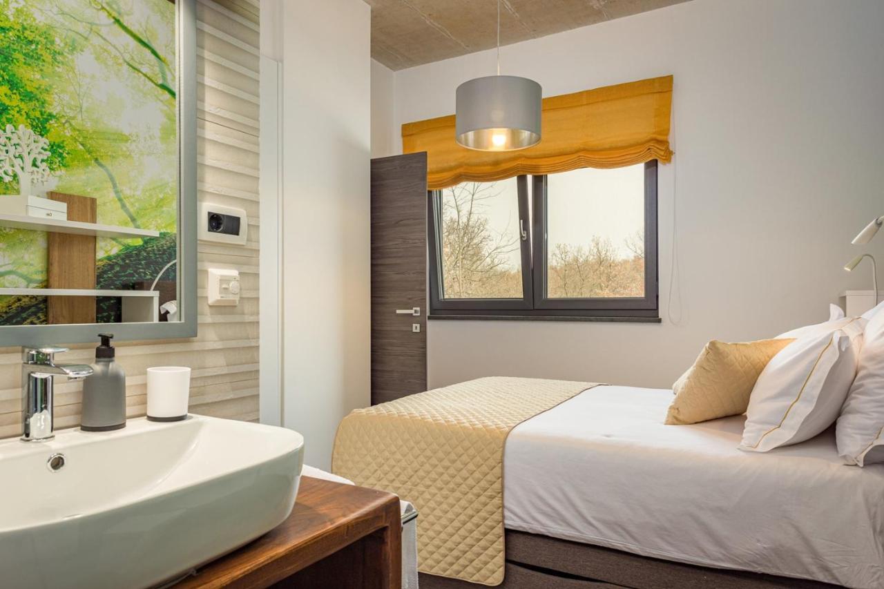 Apartments Bijou With Big Private Garden Near Umag Vilanija Luaran gambar
