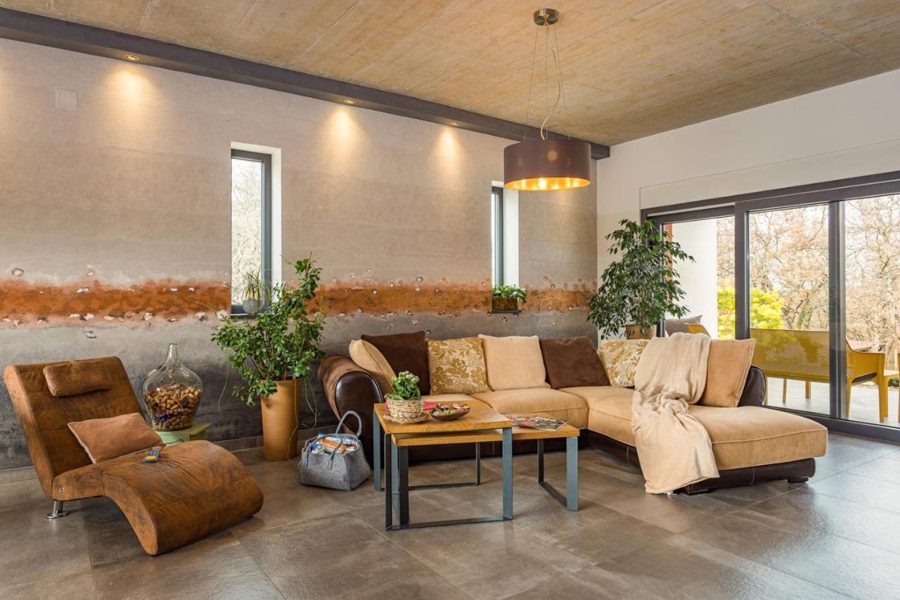 Apartments Bijou With Big Private Garden Near Umag Vilanija Luaran gambar