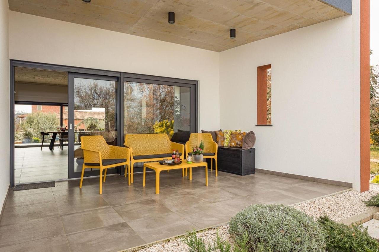 Apartments Bijou With Big Private Garden Near Umag Vilanija Luaran gambar